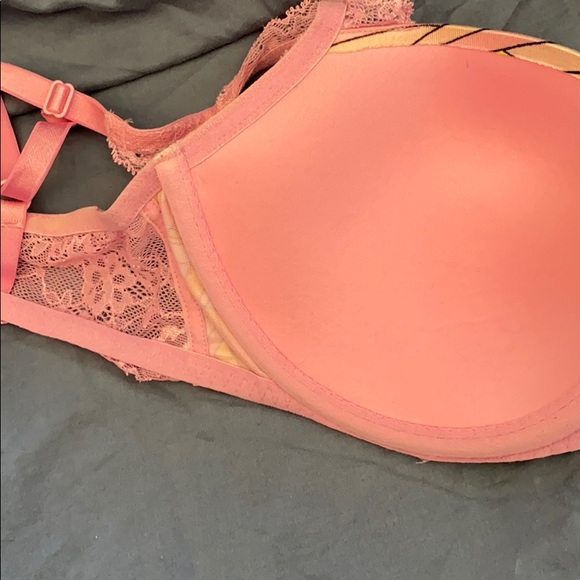VS PNK/YELO Lightly lined Underwire, Sz, 34DD. - Picture 3 of 6
